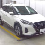 Nissan Kicks X TWO TONE photo 2