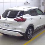 Nissan Kicks X TWO TONE photo 5